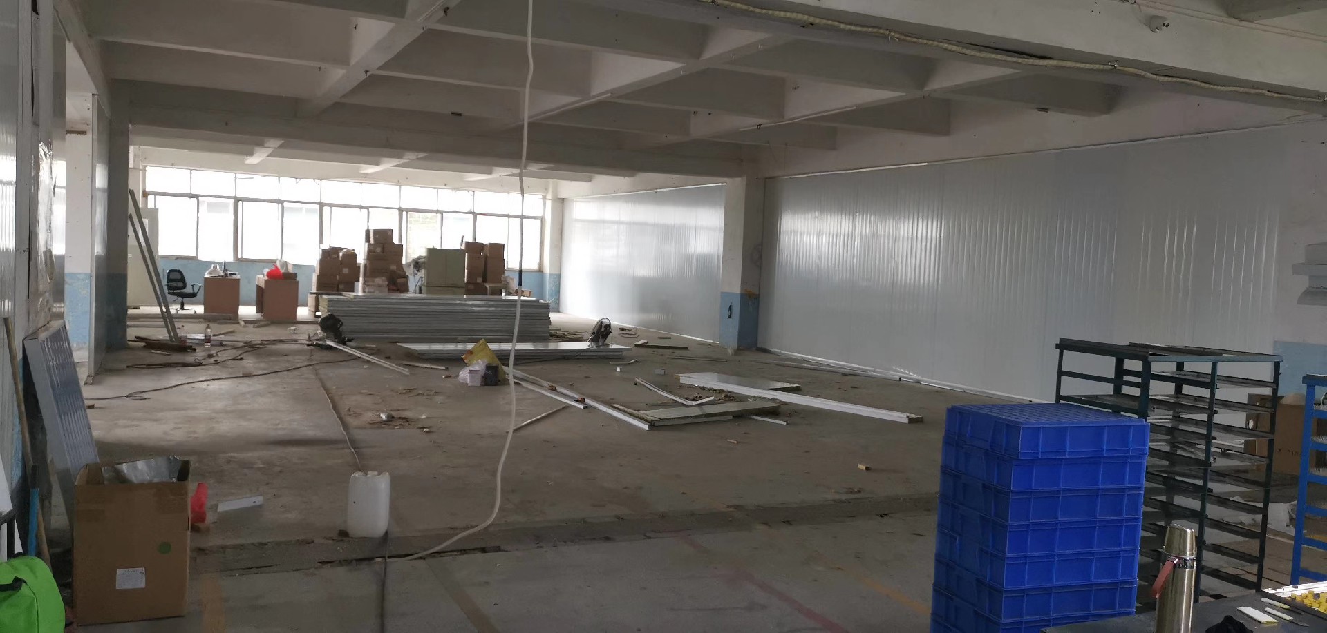 科雅電子生產(chǎn)工廠再次升級(jí)擴(kuò)容，新廠房和高標(biāo)準(zhǔn)實(shí)驗(yàn)正在緊張裝修中