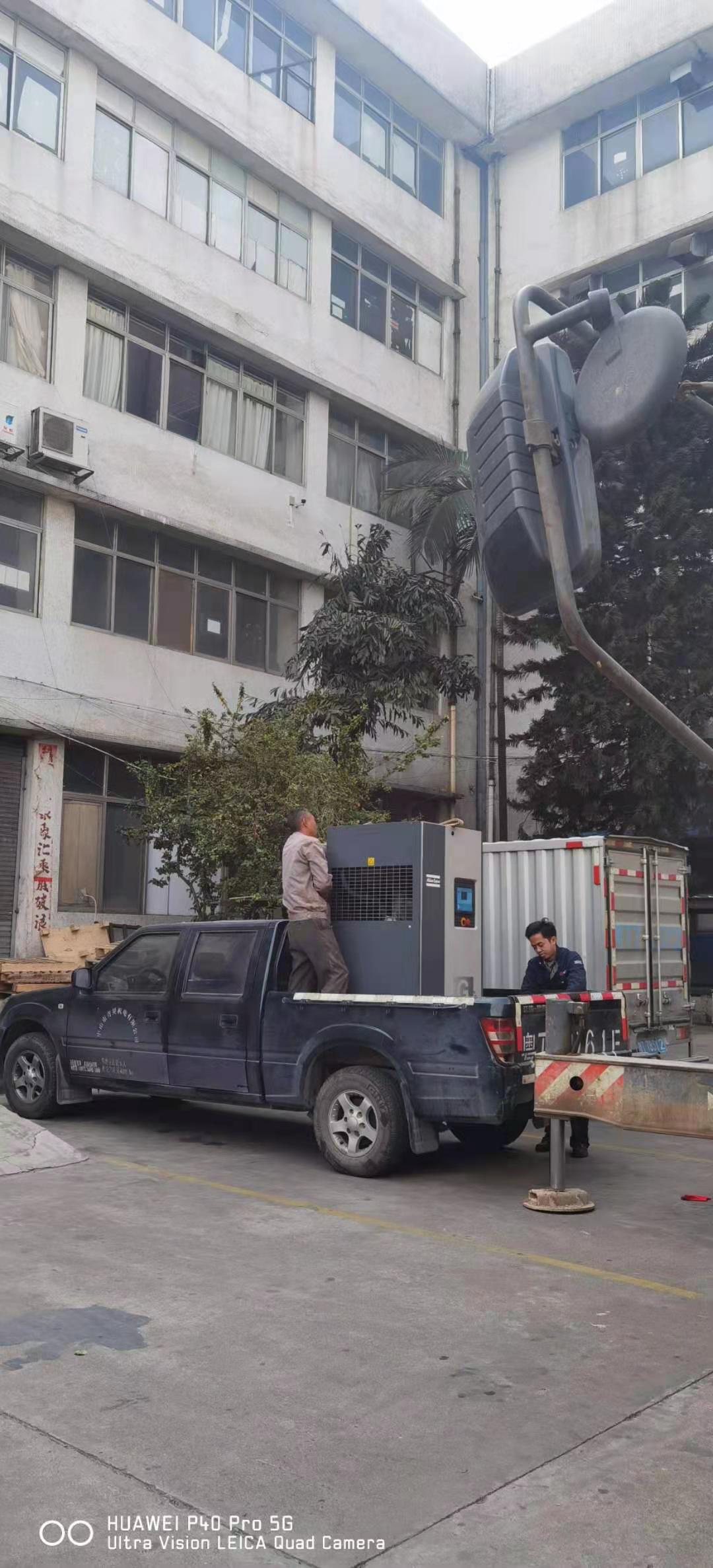 科雅員工休息日也馬不停蹄，淘汰落后機器，對設備進行維修保養(yǎng)