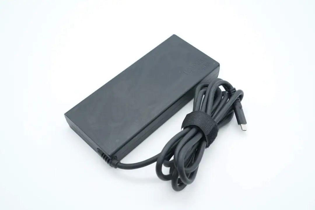 臺達240W電源適配器.jpg